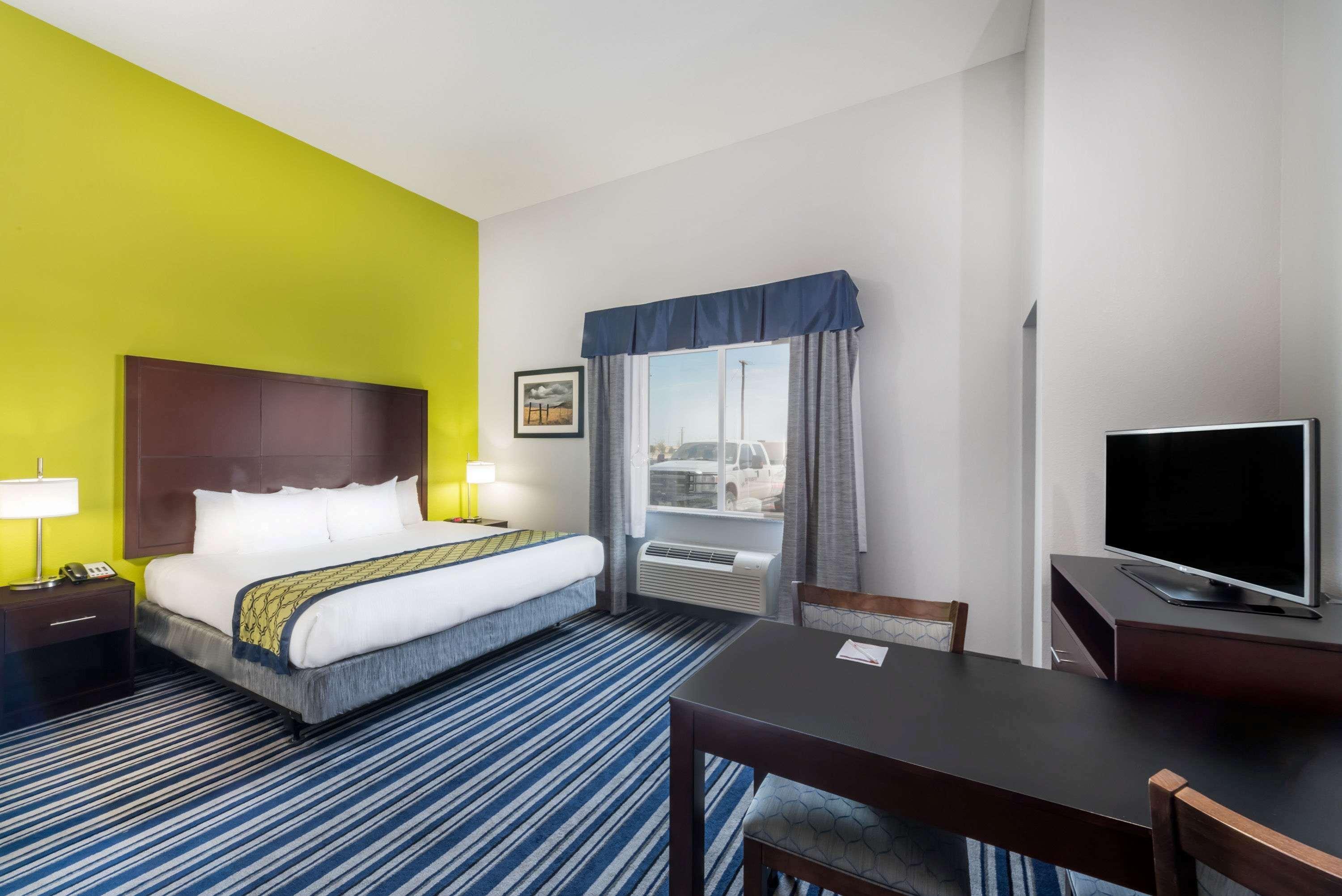 Hawthorn Extended Stay By Wyndham Midland Exteriör bild