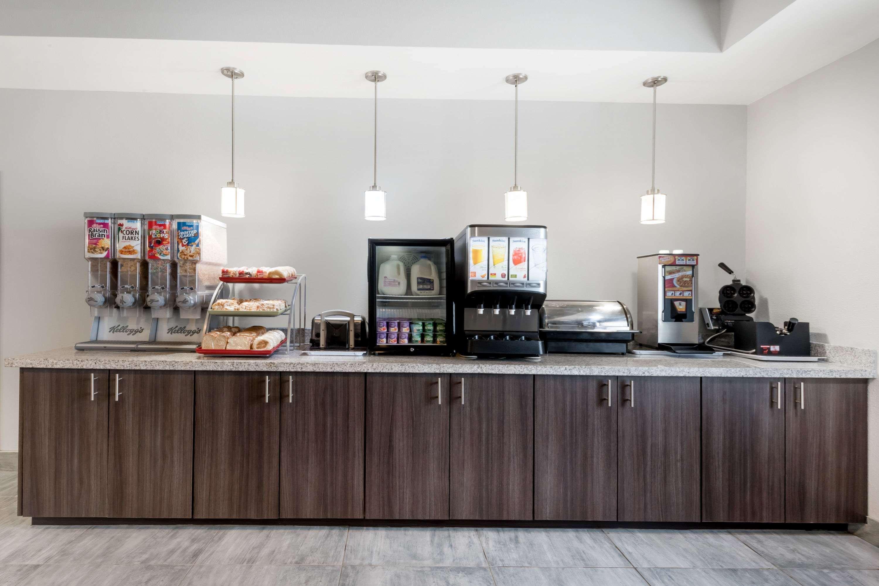 Hawthorn Extended Stay By Wyndham Midland Exteriör bild